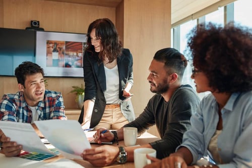 Should Businesses Hire a Marketing Agency or a Full Time Employee?
